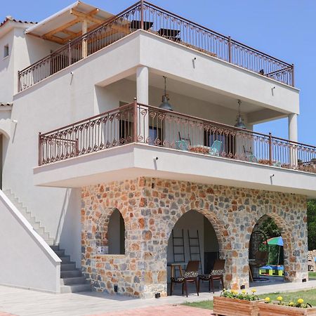 Kt Villa Trúlosz Kültér fotó